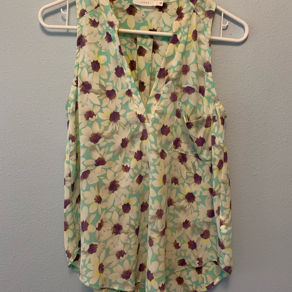 LUSH floral sleeveless top